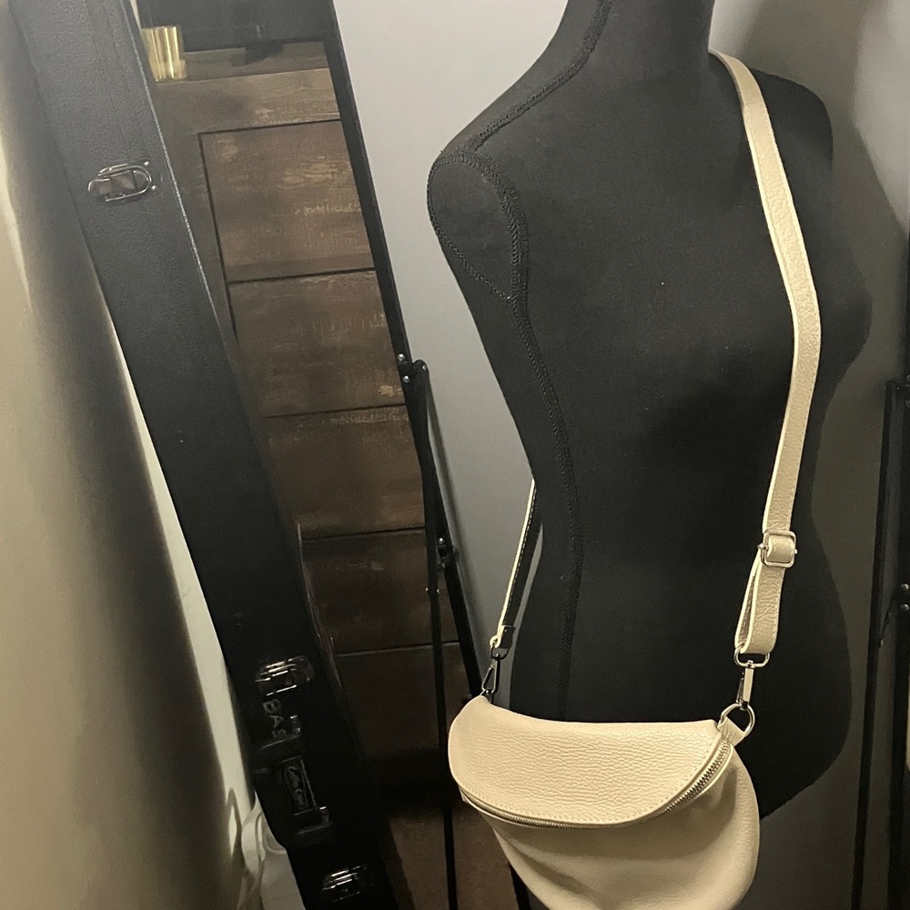 Elegant Cream Leather Crossbody Bag
